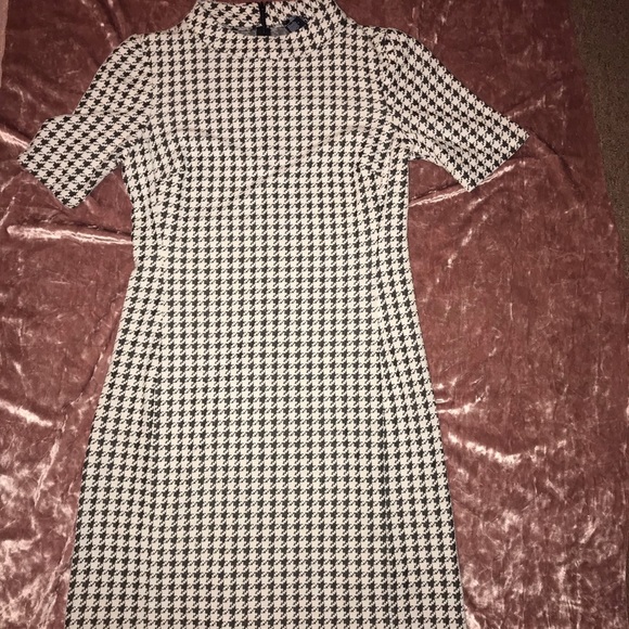 Mock neck dress - Picture 2 of 2